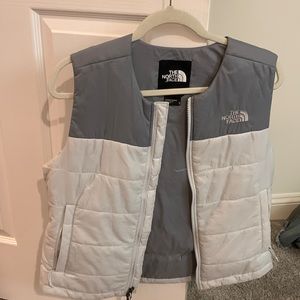North face two tone gray vest. Size M. Worn only a few times.